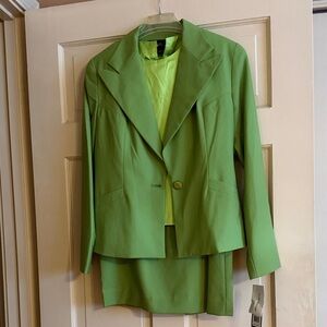 Chic Green Women's Blazer and Skirt Set